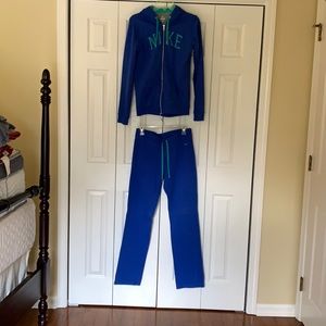 Nike sweatsuit